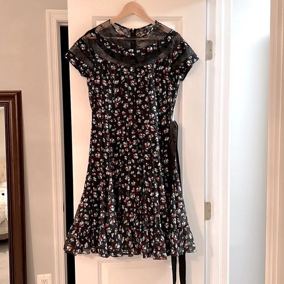 Teri Jon, beautiful dress. Size 2-4 Like New. - Picture 6 of 10